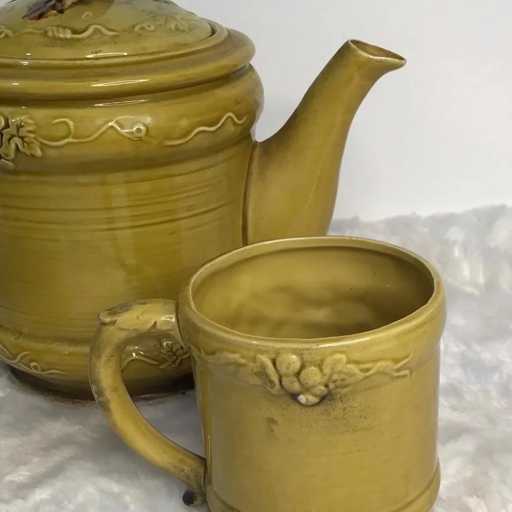 Vintage Porcelain Gold Floral Print TEAPOT with‎ Two Teacups + Canister